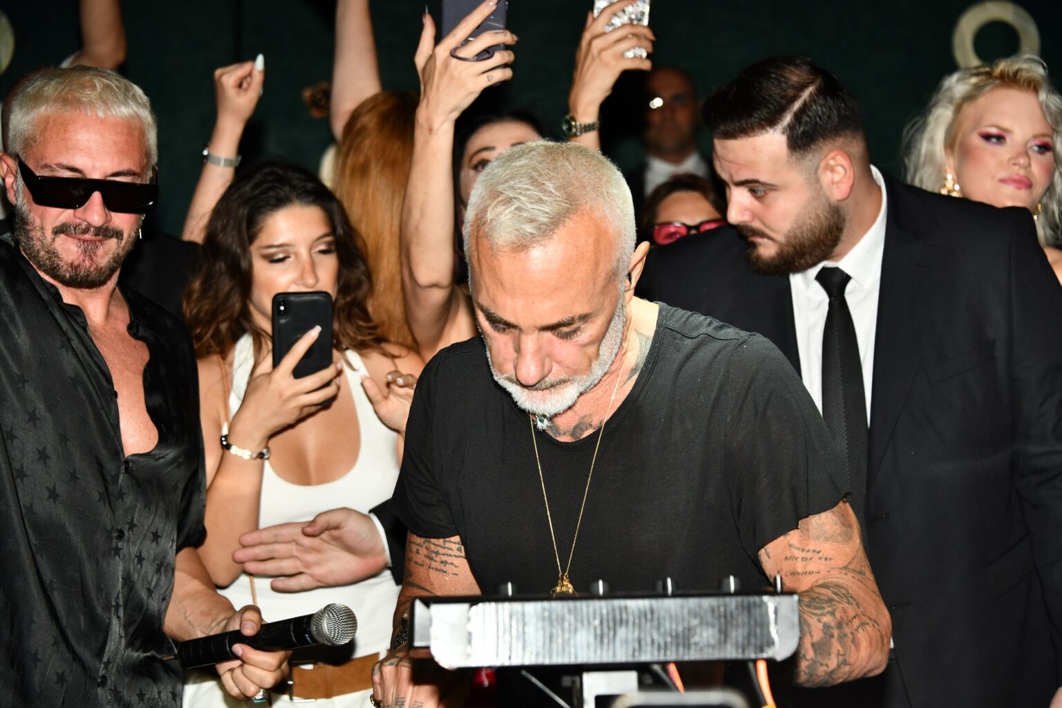 Oligark İstanbul, Gianluca Vacchi’nin Muhteşem Performansıyla Yeni Sezona Merhaba Dedi