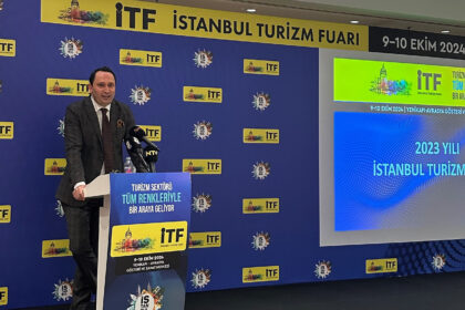 2023 Rakamları ve Beklentiler 2023 yılında 160 ülkeden 1 milyon 538 bin 643 kişinin sağlık hizmeti almak için Türkiye’ye geldiğini belirten Dream Project Yönetim Kurulu Üyesi ve CEO’su Volkan Ataman, bu sektörden 3 milyar doların üzerinde gelir elde edildiğini kaydetti. Sağlık turizmi sektörünün bu yılın ilk çeyreğinde geçen yılın aynı dönemine göre kişi sayısını yüzde %20 artırdığını belirten Ataman, “İlk üç ayda 428 bin 72 hastaya sağlık hizmeti verildi ve sektörden 850 bin dolar gelir elde edildi” dedi.